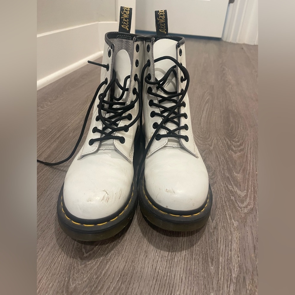 White dr martens